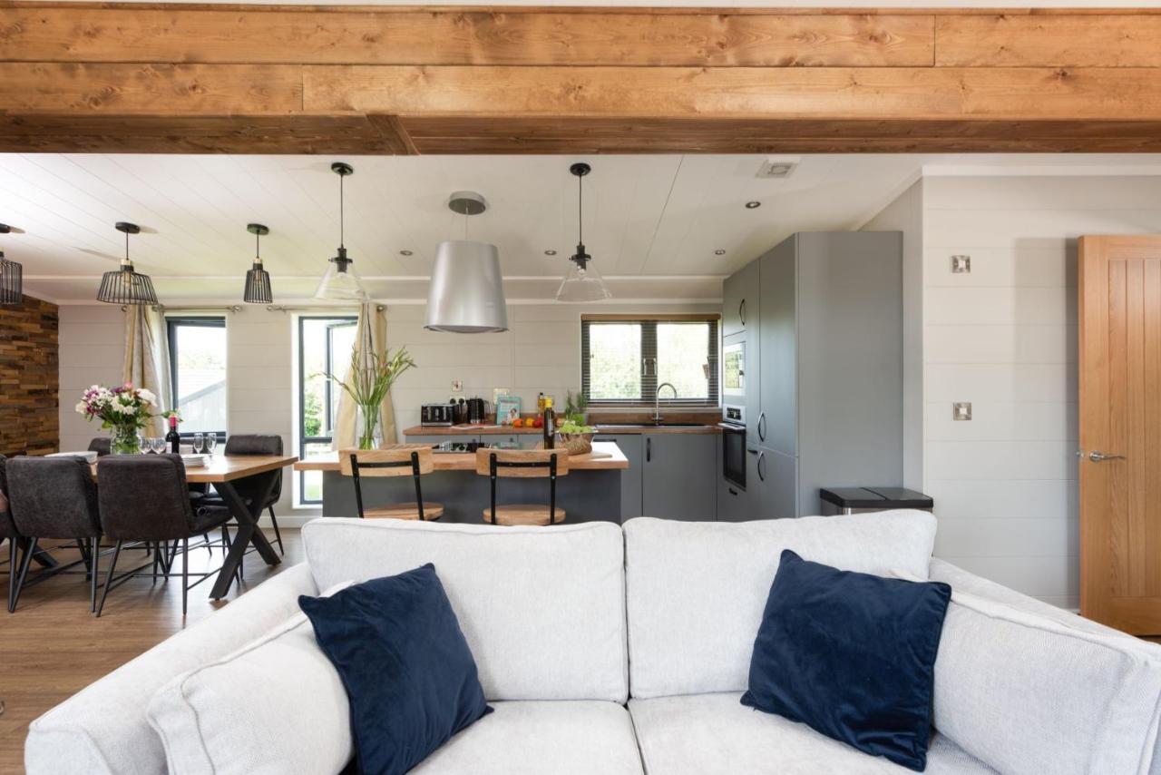 Primrose Lodge, 25 Roadford Lake Lodges Lifton Екстер'єр фото