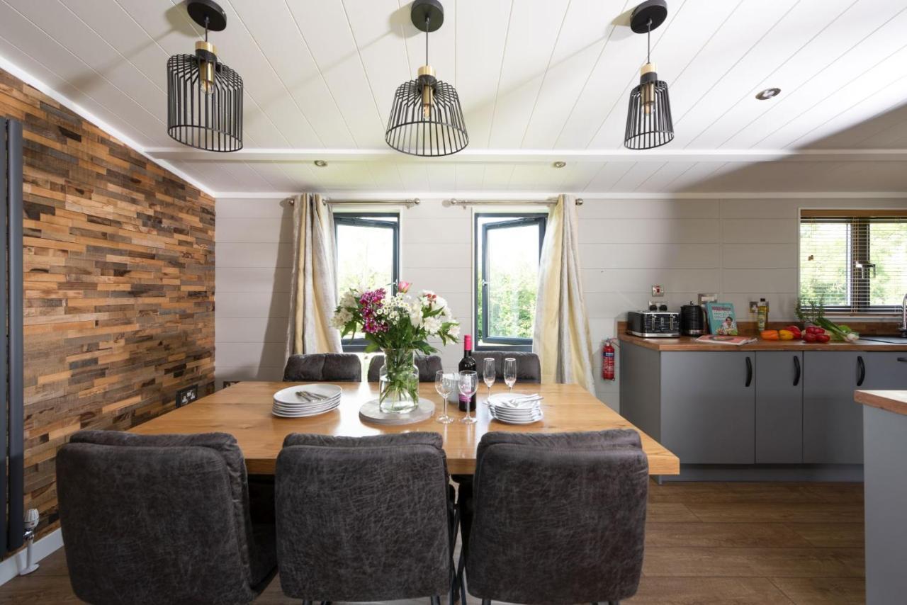 Primrose Lodge, 25 Roadford Lake Lodges Lifton Екстер'єр фото