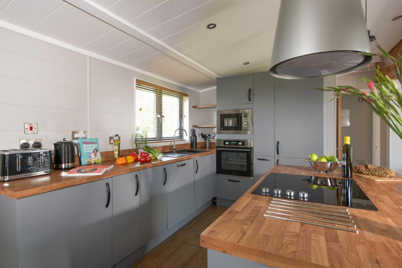 Primrose Lodge, 25 Roadford Lake Lodges Lifton Екстер'єр фото